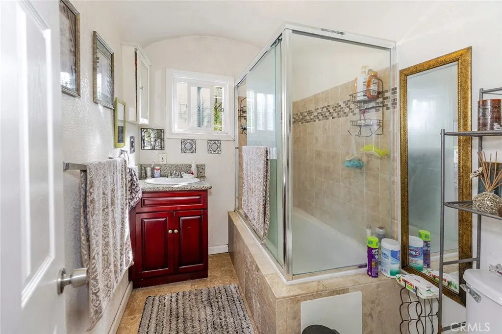 8110 S Halldale Avenue, Los Angeles, California 90047 home-pic-9
