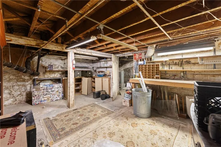 1228 S Center Street, Redlands, California 92373