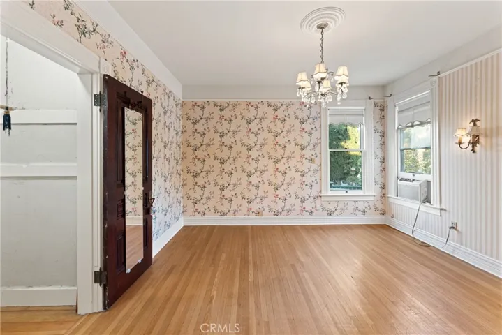 1228 S Center Street, Redlands, California 92373