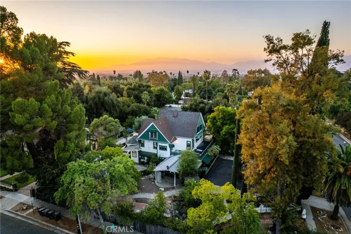 1228 S Center Street, Redlands, California 92373