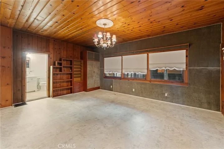 1228 S Center Street, Redlands, California 92373
