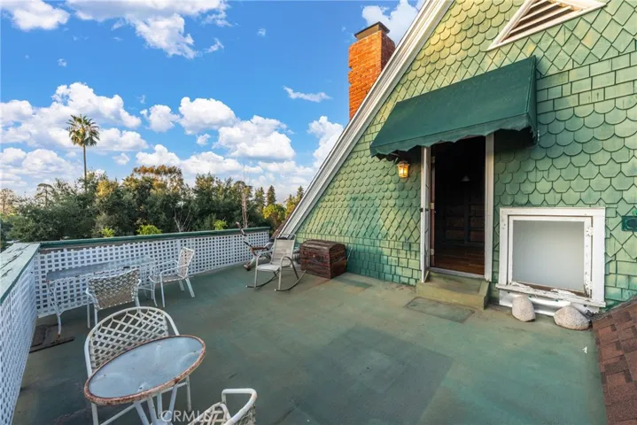 1228 S Center Street, Redlands, California 92373