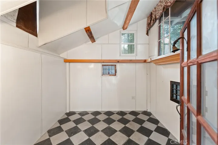 1228 S Center Street, Redlands, California 92373