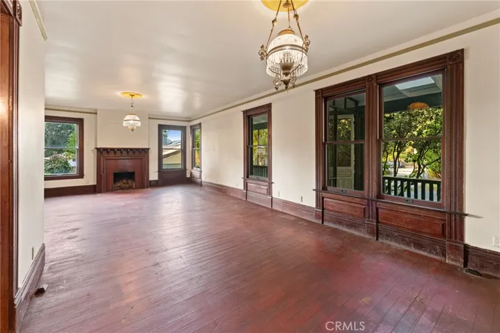 1228 S Center Street, Redlands, California 92373