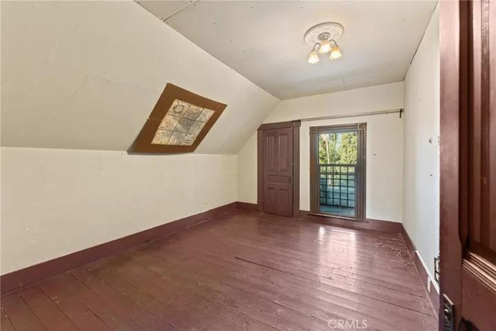 1228 S Center Street, Redlands, California 92373
