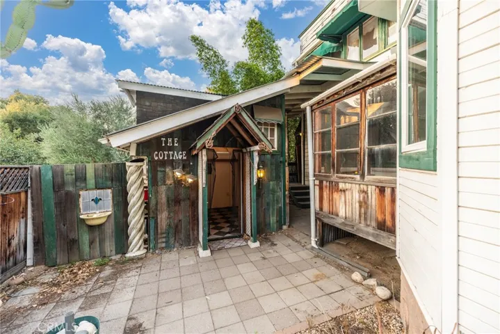 1228 S Center Street, Redlands, California 92373