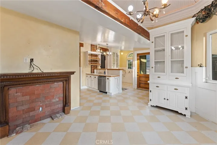 1228 S Center Street, Redlands, California 92373