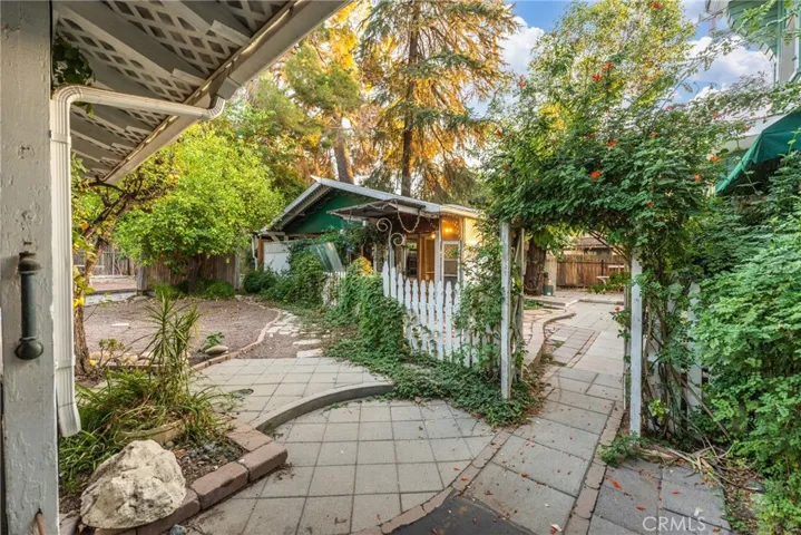 1228 S Center Street, Redlands, California 92373