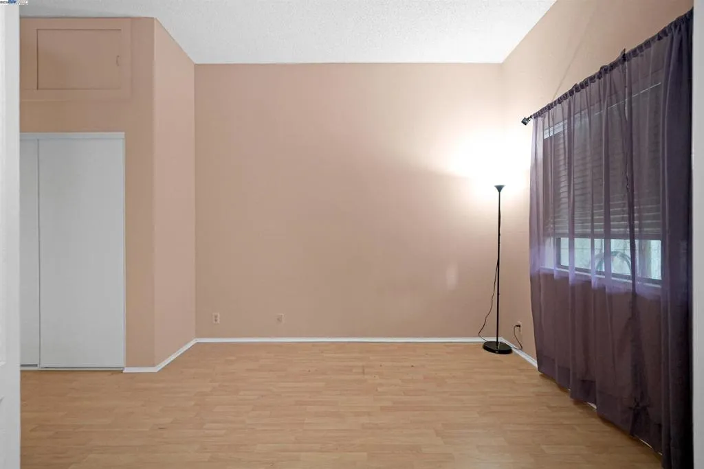 2437 Saint Helena Dr.  home-pic-10