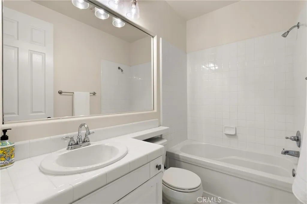 21 Calle Vista Del Sol, San Clemente, California 92673 home-pic-45