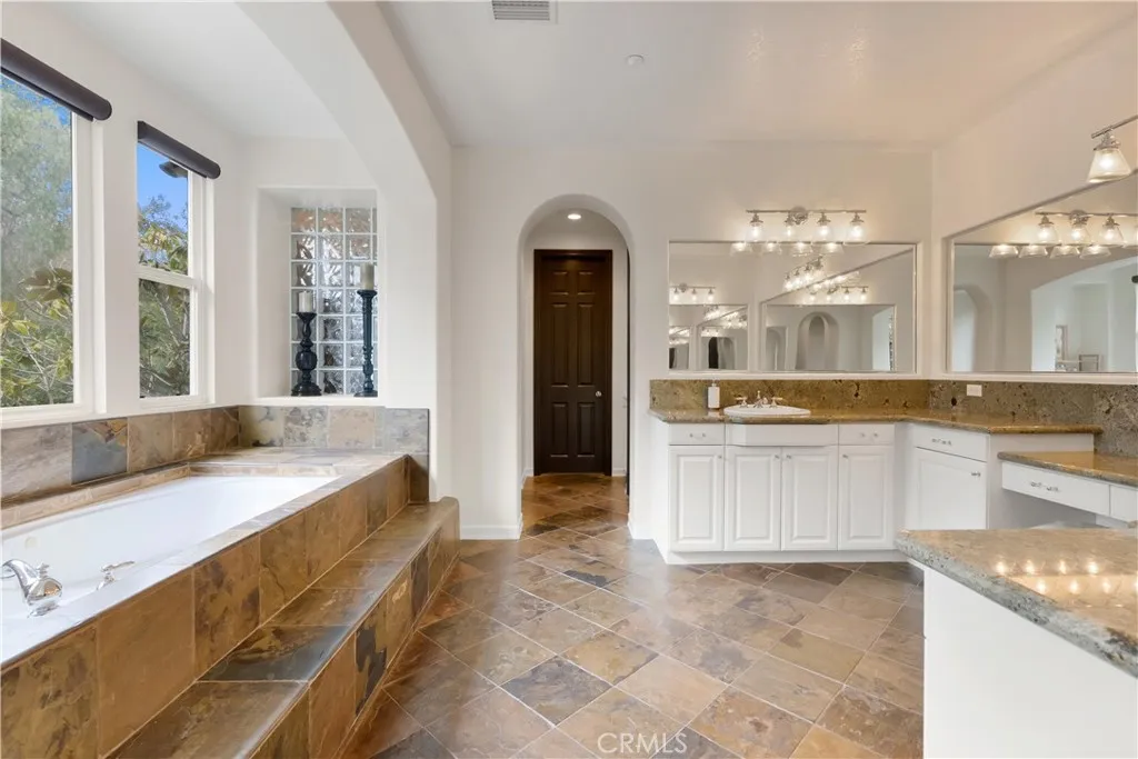 21 Calle Vista Del Sol, San Clemente, California 92673 home-pic-31