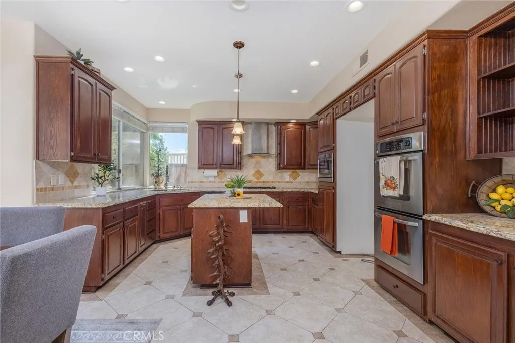 36038 Ravello Court, Murrieta, California 92562 home-pic-12