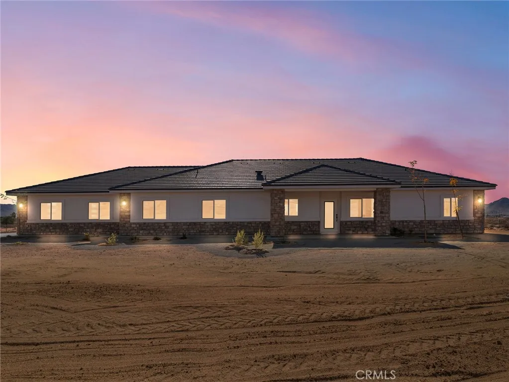 16944 Pauhaska Road, Apple Valley, California 92307 home-pic-68