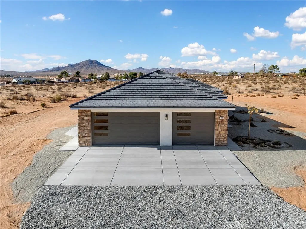 16944 Pauhaska Road, Apple Valley, California 92307 home-pic-66