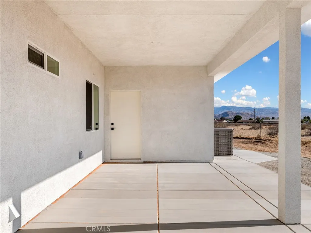 16944 Pauhaska Road, Apple Valley, California 92307 home-pic-69