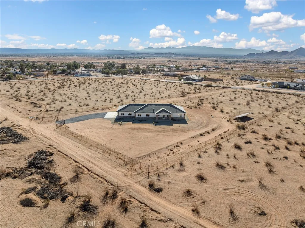 16944 Pauhaska Road, Apple Valley, California 92307 home-pic-49