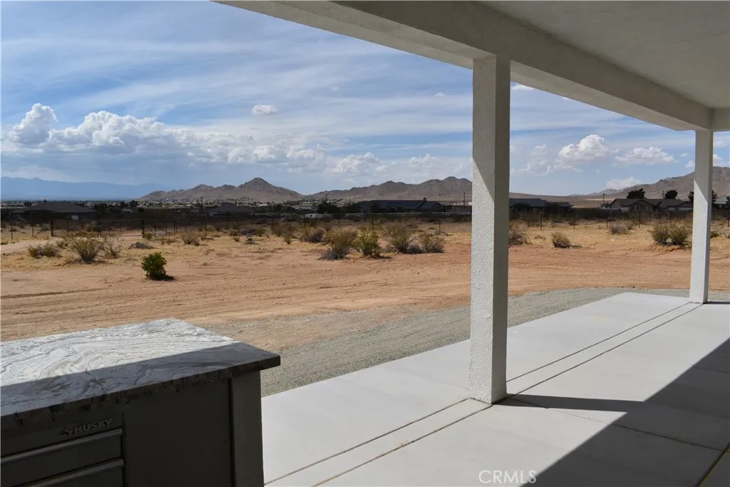 16944 Pauhaska Road, Apple Valley, California 92307 home-pic-43