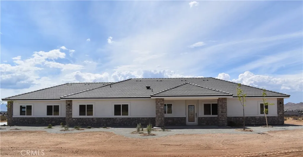 16944 Pauhaska Road, Apple Valley, California 92307 home-pic-0