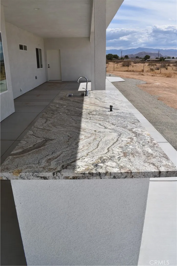 16944 Pauhaska Road, Apple Valley, California 92307 home-pic-29