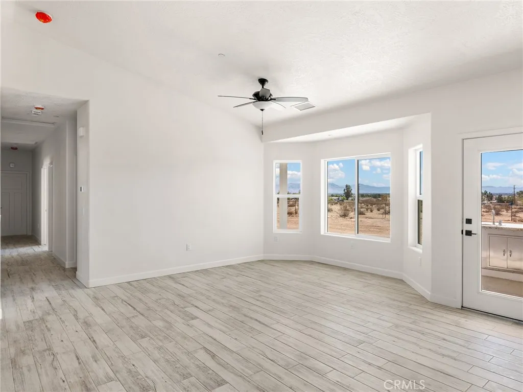 16944 Pauhaska Road, Apple Valley, California 92307 home-pic-64