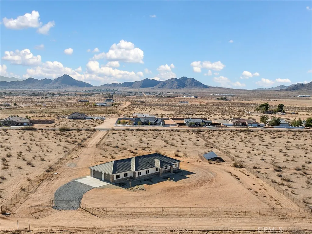 16944 Pauhaska Road, Apple Valley, California 92307 home-pic-48