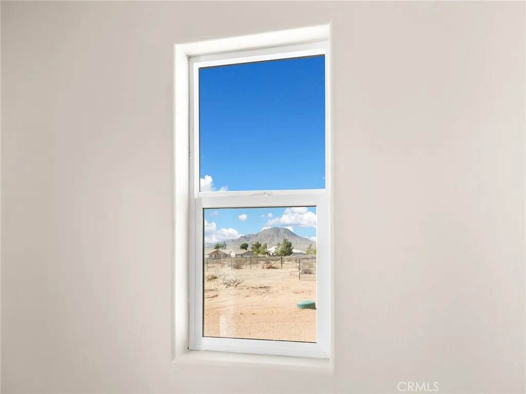 16944 Pauhaska Road, Apple Valley, California 92307 home-pic-71