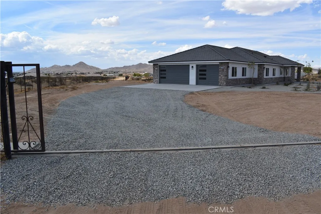 16944 Pauhaska Road, Apple Valley, California 92307 home-pic-14