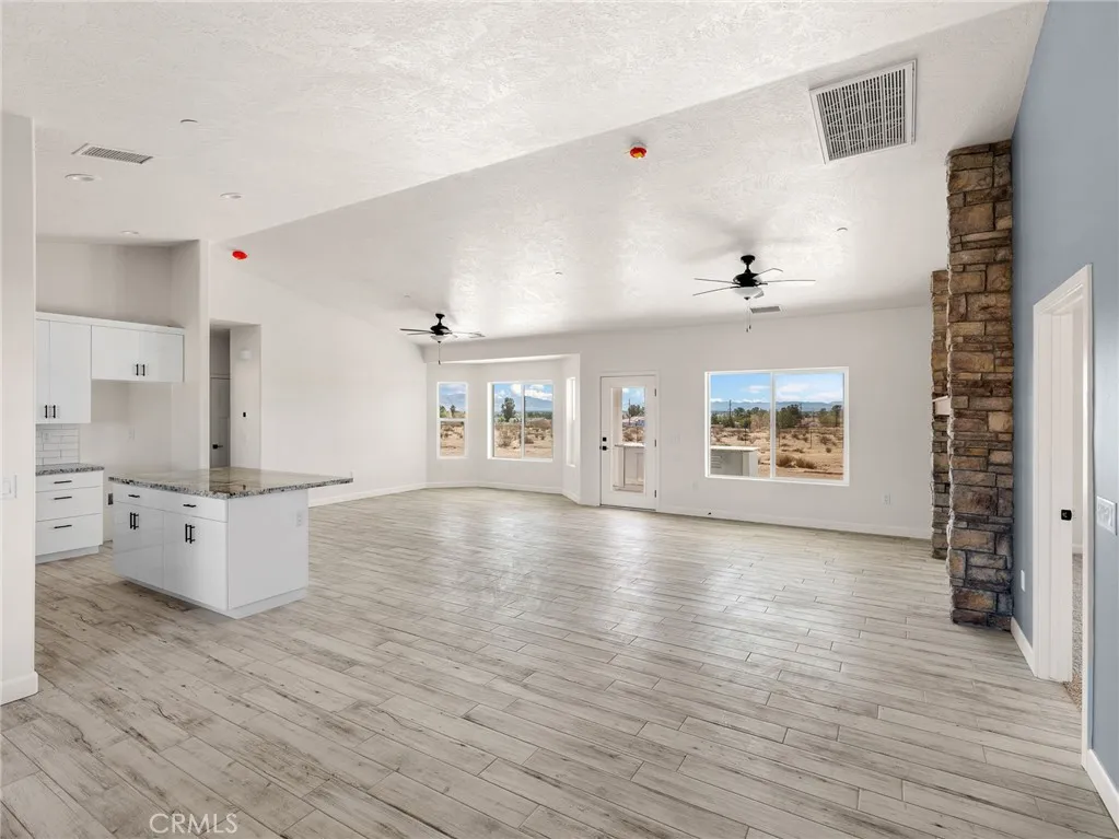 16944 Pauhaska Road, Apple Valley, California 92307 home-pic-59