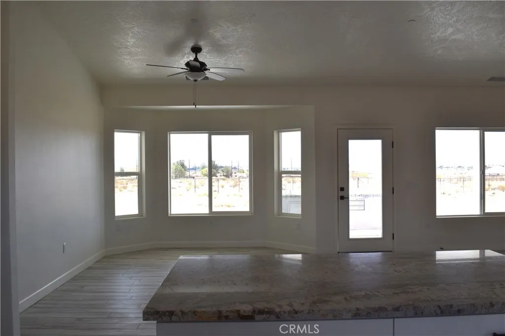 16944 Pauhaska Road, Apple Valley, California 92307 home-pic-32