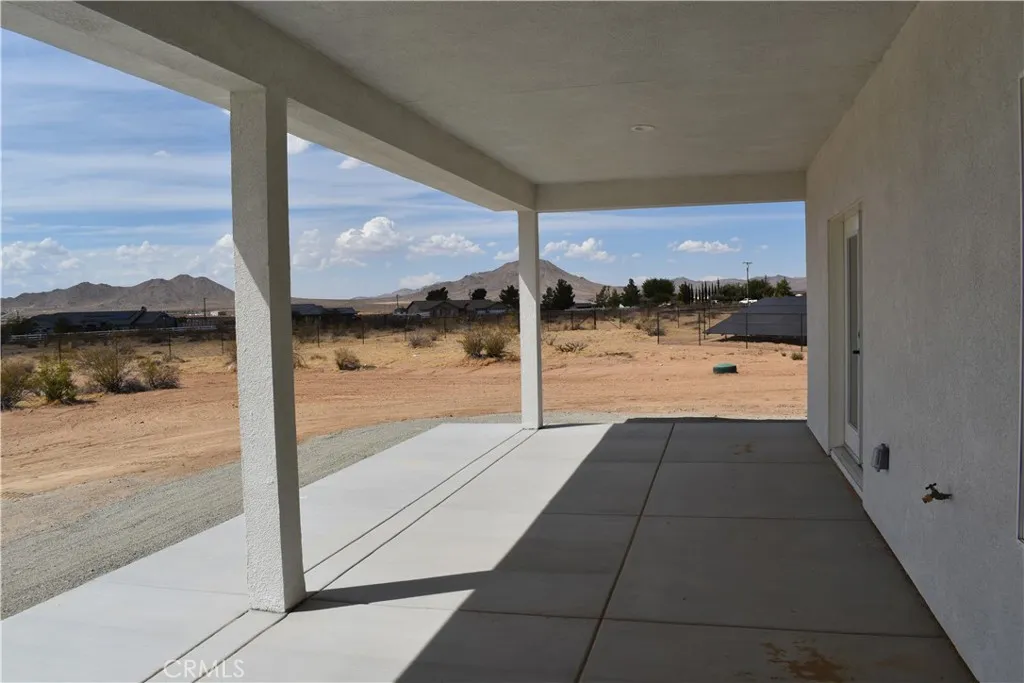 16944 Pauhaska Road, Apple Valley, California 92307 home-pic-39