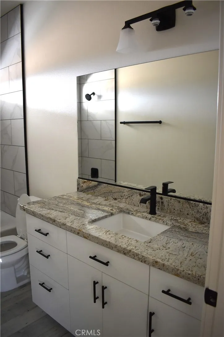 16944 Pauhaska Road, Apple Valley, California 92307 home-pic-36