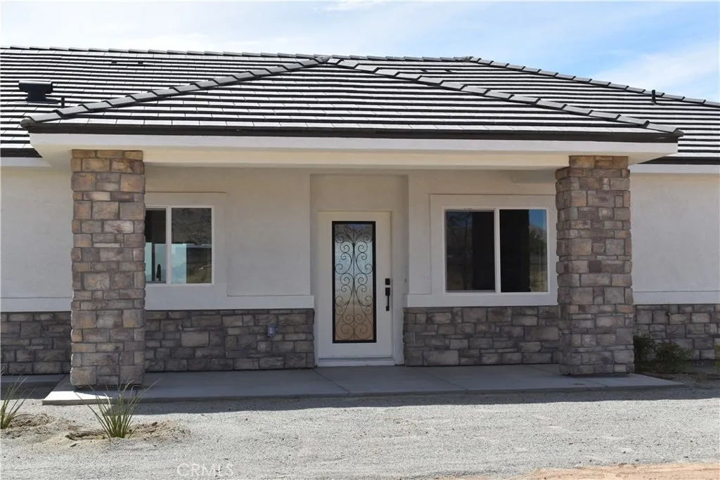 16944 Pauhaska Road, Apple Valley, California 92307 home-pic-47