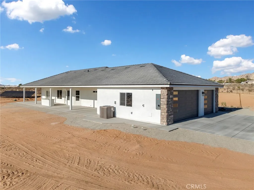 16944 Pauhaska Road, Apple Valley, California 92307 home-pic-54