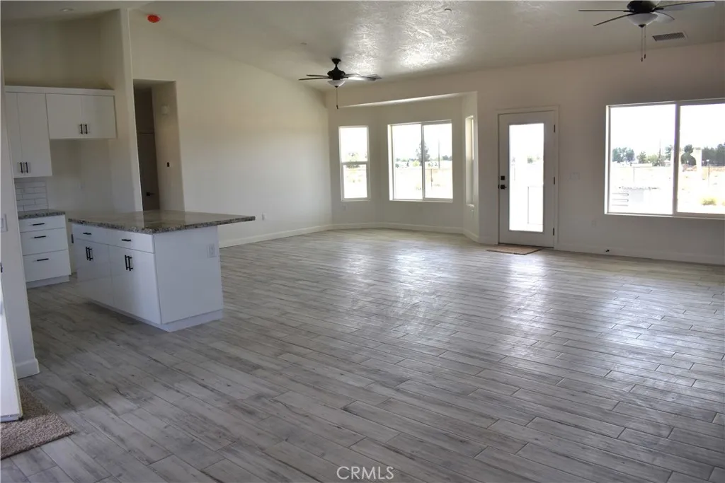 16944 Pauhaska Road, Apple Valley, California 92307 home-pic-18