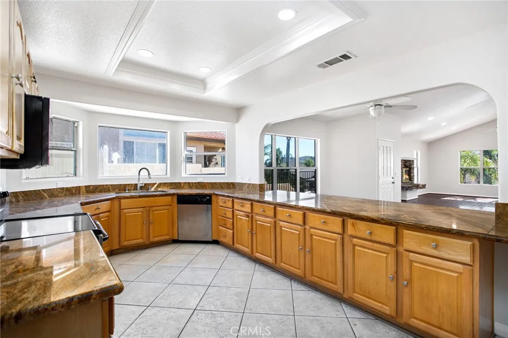 30310 Spray Drive, Canyon Lake, California 92587 home-pic-22