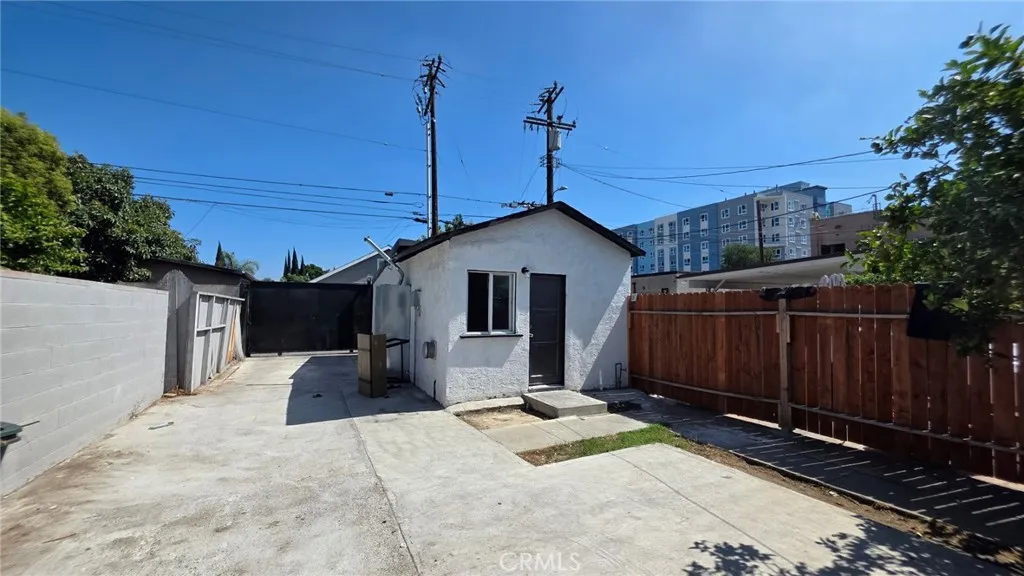 7114 7116 Miramonte Blvd, Los Angeles, California 90001 home-pic-9
