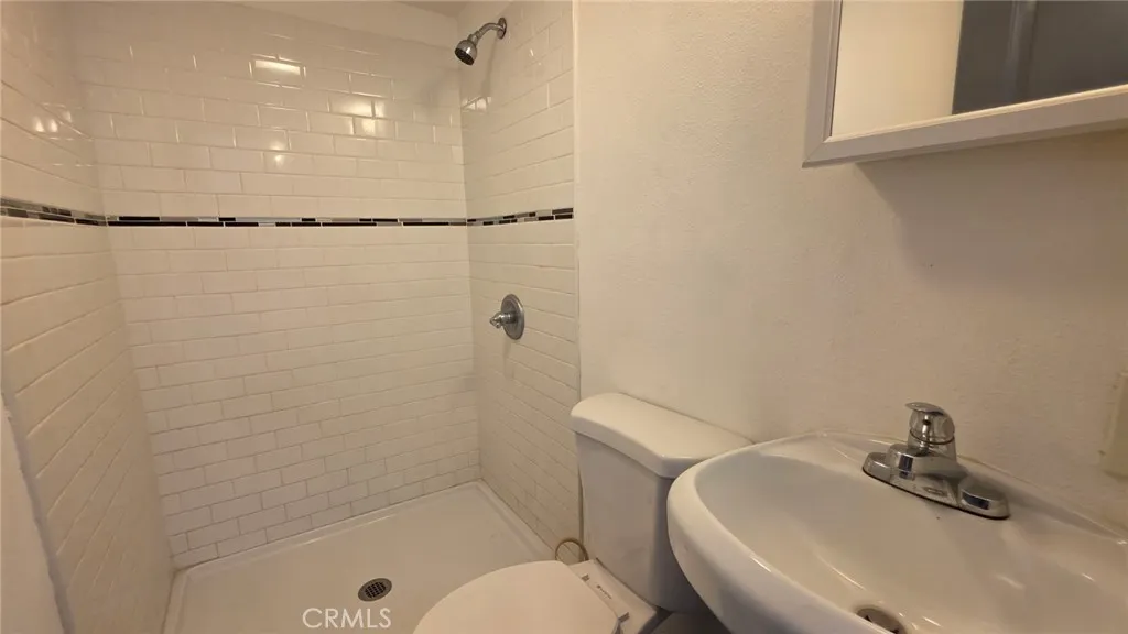 7114 7116 Miramonte Blvd, Los Angeles, California 90001 home-pic-10