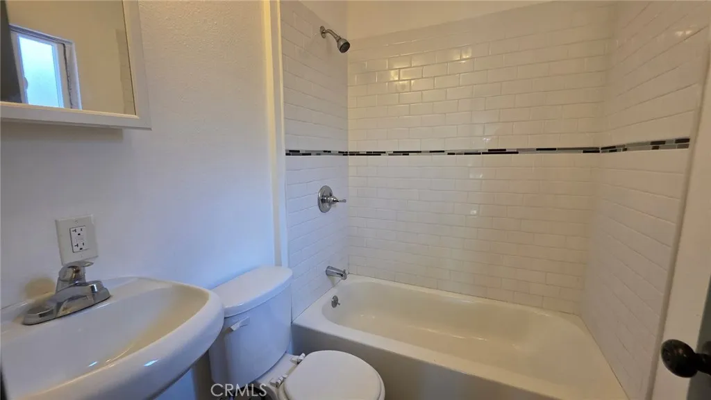 7114 7116 Miramonte Blvd, Los Angeles, California 90001 home-pic-4