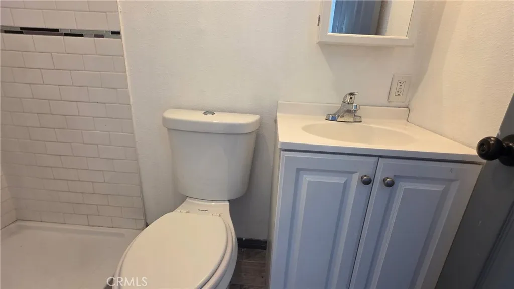 7114 7116 Miramonte Blvd, Los Angeles, California 90001 home-pic-12