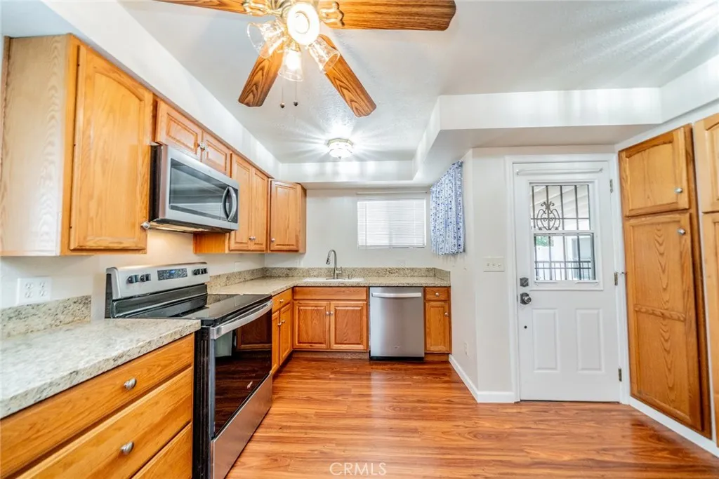 825 N Raitt Street, Santa Ana, California 92703 home-pic-8
