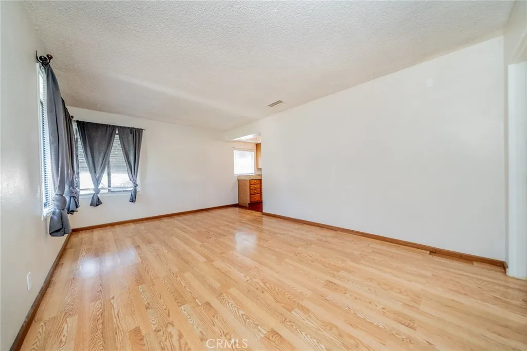 825 N Raitt Street, Santa Ana, California 92703 home-pic-14