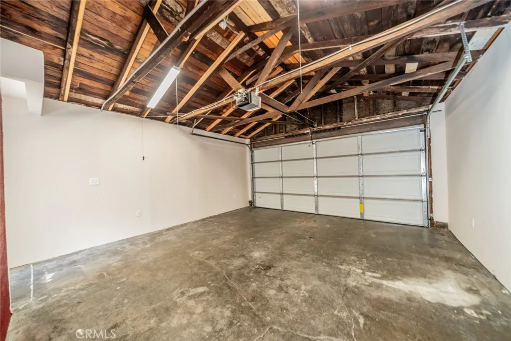 825 N Raitt Street, Santa Ana, California 92703 home-pic-45