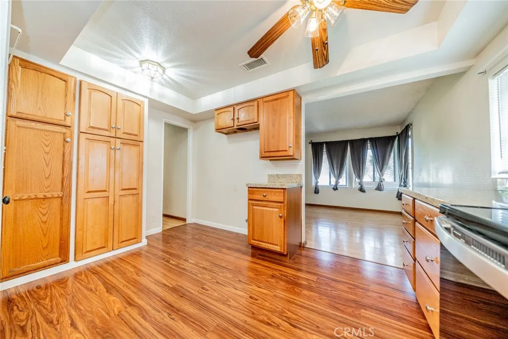 825 N Raitt Street, Santa Ana, California 92703 home-pic-11
