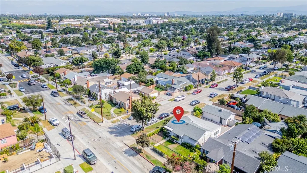 825 N Raitt Street, Santa Ana, California 92703 home-pic-49