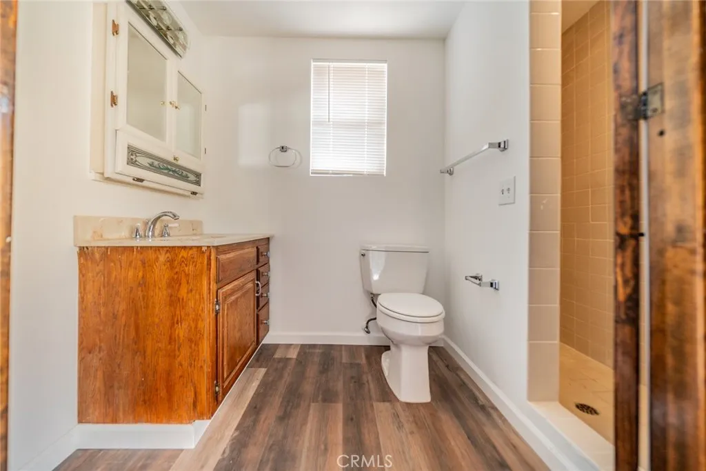 825 N Raitt Street, Santa Ana, California 92703 home-pic-39