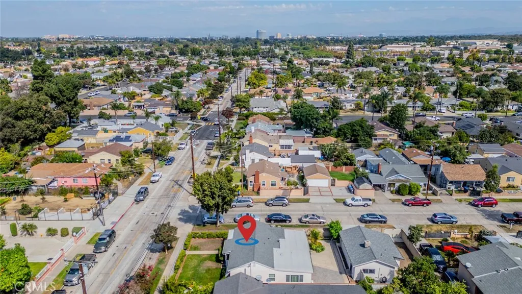 825 N Raitt Street, Santa Ana, California 92703 home-pic-48