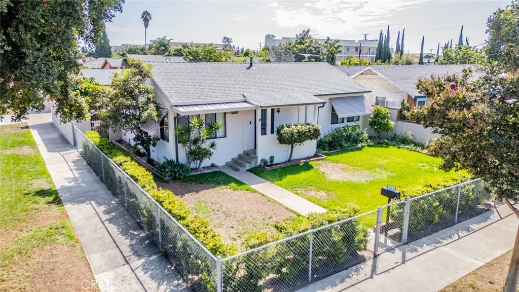 825 N Raitt Street, Santa Ana, California 92703 home-pic-0