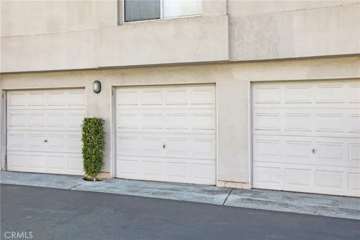 One car garage