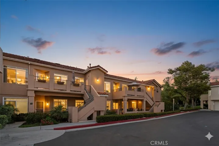 Upper Unit in beautiful community