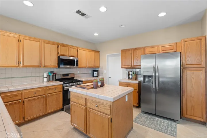 14789 14789 Rosemary, Victorville, California 92394